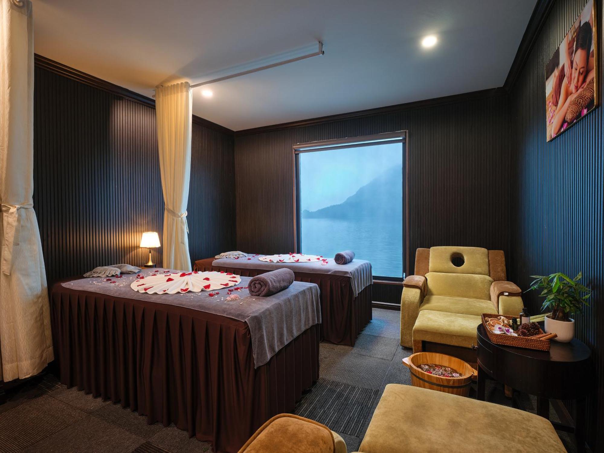 Hotel Era Premium Cruises Halong à Hạ Long Extérieur photo