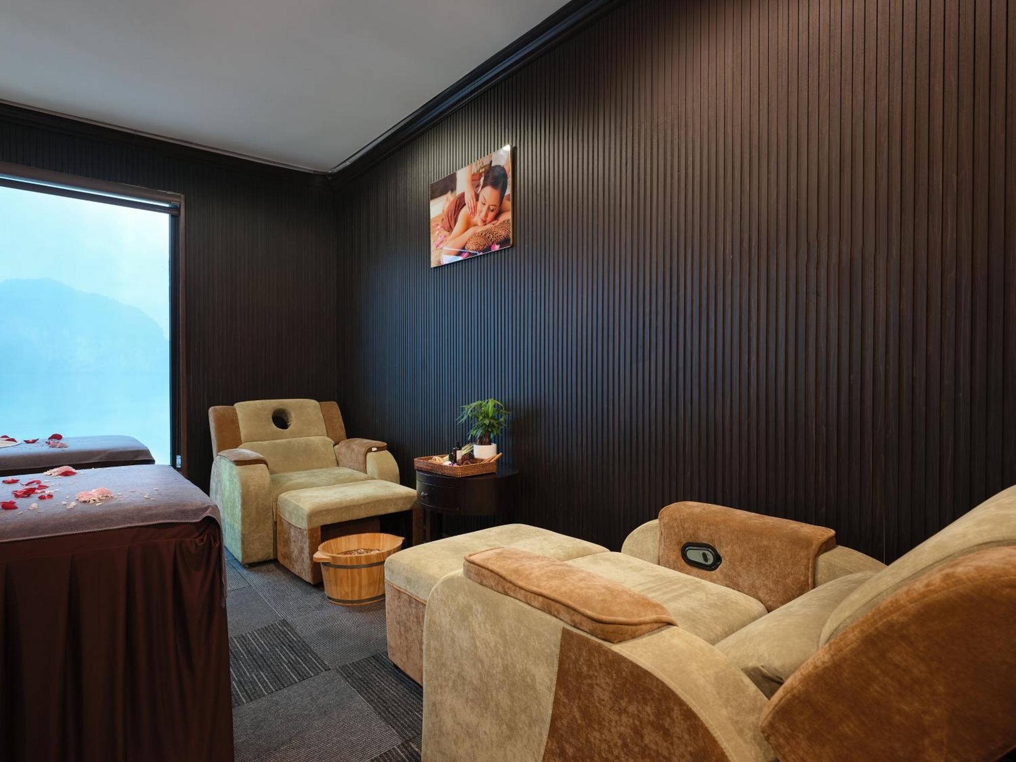 Hotel Era Premium Cruises Halong à Hạ Long Extérieur photo