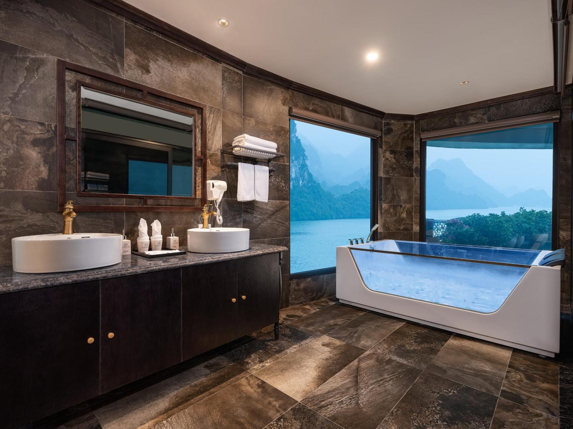 Hotel Era Premium Cruises Halong à Hạ Long Extérieur photo
