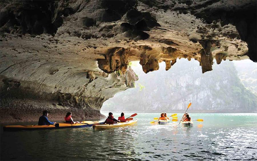 Hotel Era Premium Cruises Halong à Hạ Long Extérieur photo