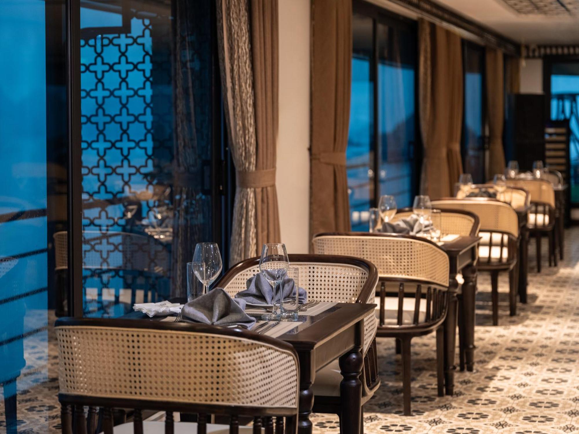 Hotel Era Premium Cruises Halong à Hạ Long Extérieur photo
